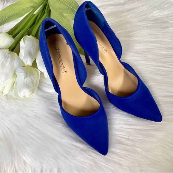 blue pointed shoes